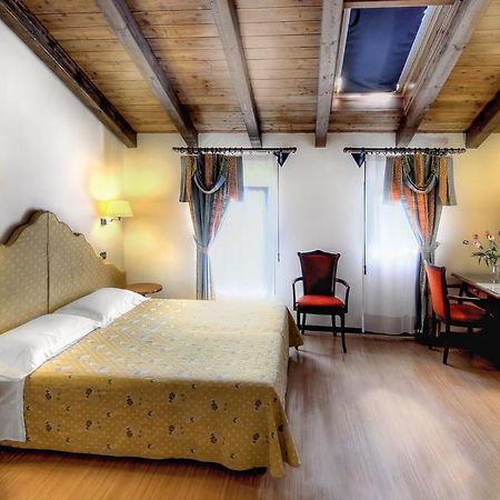 קסטל מג'ורה Antica Locanda Il Sole חדר תמונה