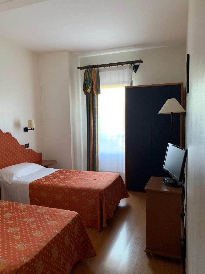קסטל מג'ורה Antica Locanda Il Sole מראה חיצוני תמונה