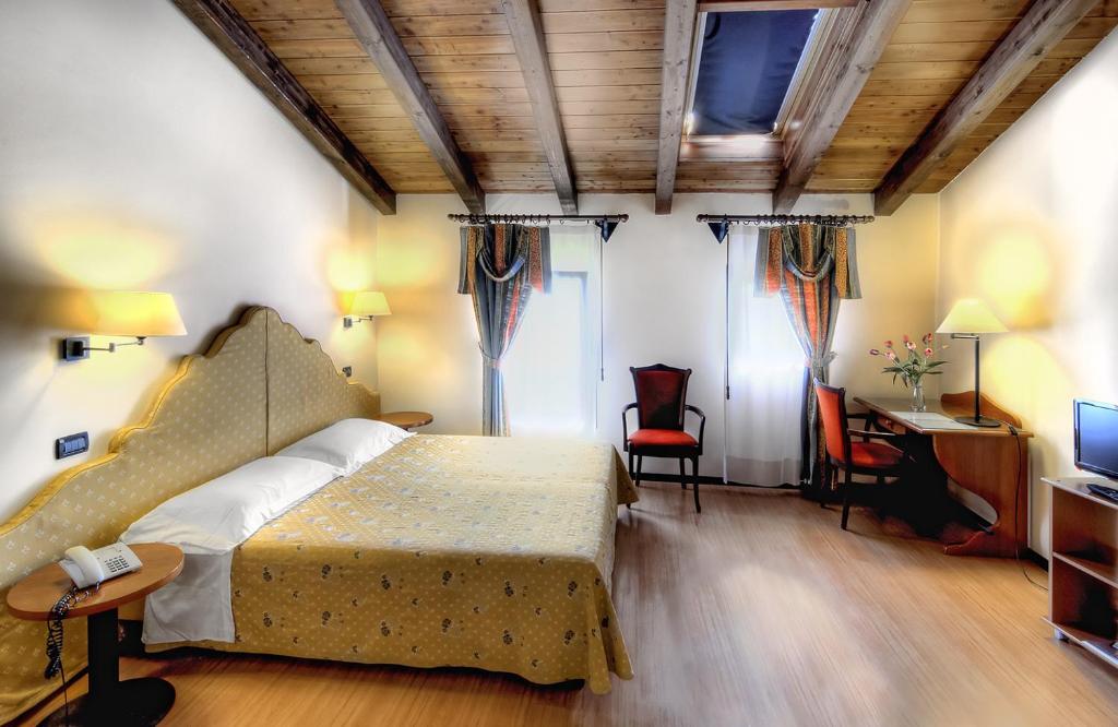 קסטל מג'ורה Antica Locanda Il Sole חדר תמונה